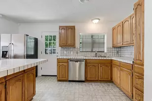 14025 Janwood Ln, Farmers Branch, TX 75234 - Photo 10