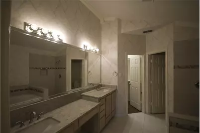 7702 Brookview Court, Irving, TX 75063 - Photo 2