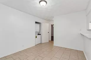 11038 Wyatt St, Dallas, TX 75218 - Photo 14