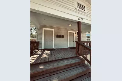 1221 W 2nd Avenue #A, Corsicana, TX 75110 - Photo 2