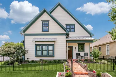 221 Austin Street, Grapevine, TX 76051 - Photo 1