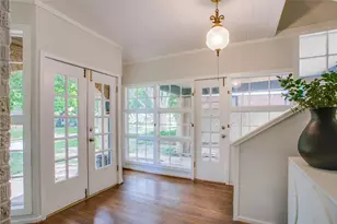 1111 N Winnetka Ave, Dallas, TX 75208 - Photo 2