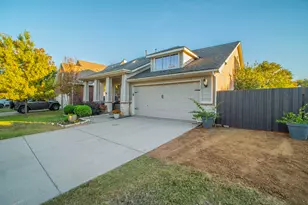1620 Creekside Dr, Corinth, TX 76210 - Photo 2
