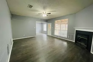 5501 White Dove Dr, Arlington, TX 76017 - Photo 2