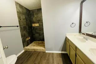 5501 White Dove Dr, Arlington, TX 76017 - Photo 4
