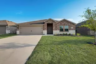 972 Glover Dr, Aubrey, TX 76227 - Photo 2
