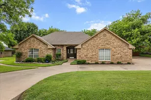 9126 Hanging Moss Dr, Granbury, TX 76049 - Photo 2