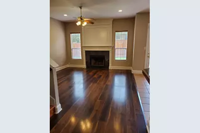 532 Silver Maple Drive, Irving, TX 75063 - Photo 2