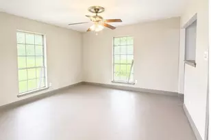 206 N Main St, Edgewood, TX 75117 - Photo 12