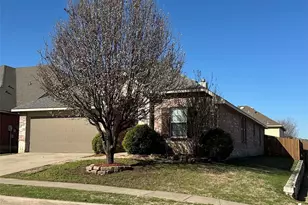817 Lark Dr, Aubrey, TX 76227 - Photo 2