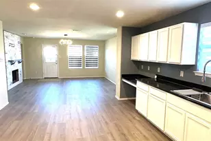 817 Lark Dr, Aubrey, TX 76227 - Photo 4