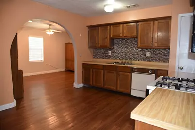 2521 W 5th Avenue, Corsicana, TX 75110 - Photo 6