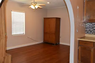 2521 W 5th Ave, Corsicana, TX 75110 - Photo 2