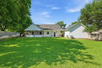 300 Mockingbird Lane, Springtown, TX 76082 - Photo 30
