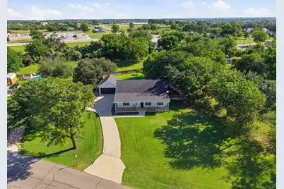 300 Mockingbird Lane, Springtown, TX 76082 - Photo 2