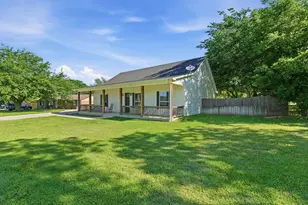300 Mockingbird Ln, Springtown, TX 76082 - Photo 4