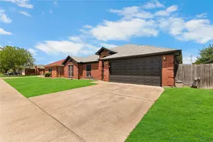 2106 Hickory Wood Trail, Arlington, TX 76018 - Photo 4