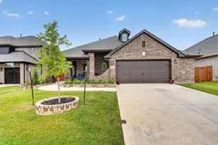 326 Atlas Cedar Dr, Glenn Heights, TX 75154 - Photo 2