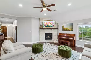 6427 Lake Bluff Dr, Dallas, TX 75249 - Photo 6