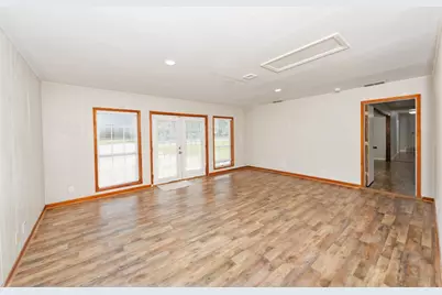 500 W London Street, Bowie, TX 76230 - Photo 16