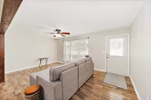 500 W London St, Bowie, TX 76230 - Photo 12