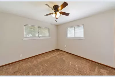500 W London Street, Bowie, TX 76230 - Photo 22
