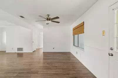 1822 Finley Road, Irving, TX 75062 - Photo 14