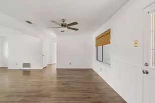 1822 Finley Rd, Irving, TX 75062 - Photo 14