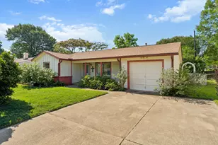 1822 Finley Rd, Irving, TX 75062 - Photo 38