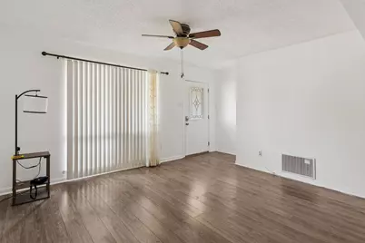 1822 Finley Road, Irving, TX 75062 - Photo 8