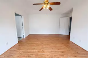 1233 Windy Meadows Dr, Burleson, TX 76028 - Photo 12