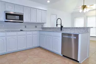 2105 Sonata Ln, Carrollton, TX 75007 - Photo 10
