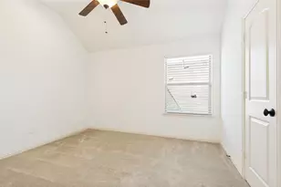 675 Brookstone Dr, Irving, TX 75039 - Photo 32