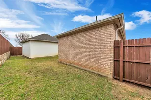 10209 Fossil Valley Dr, Fort Worth, TX 76131 - Photo 36