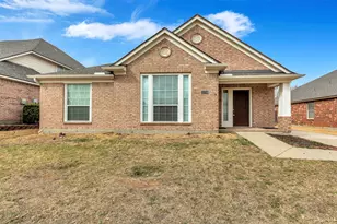 10209 Fossil Valley Dr, Fort Worth, TX 76131 - Photo 2