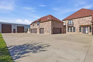 2056 Willow Bend Dr, Oak Leaf, TX 75154 - Photo 30
