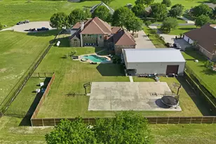 2056 Willow Bend Dr, Oak Leaf, TX 75154 - Photo 1