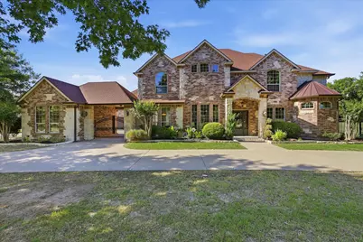 2056 Willow Bend Drive, Oak Leaf, TX 75154 - Photo 2