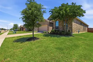 1309 Dublin Dr, Cleburne, TX 76033 - Photo 4