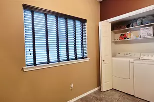 2122 Arbor Creek Dr, Carrollton, TX 75010 - Photo 8
