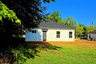 226 10th St, Paris, TX 75460 - Photo 12