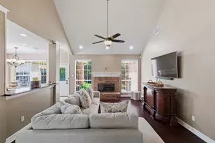 1432 Honey Locust Dr, Plano, TX 75023 - Photo 8