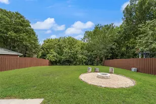 1305 Meadowbrook Dr, McKinney, TX 75069 - Photo 4