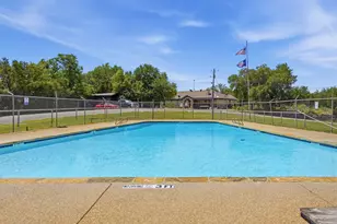 916 Devils River Dr, Granbury, TX 76048 - Photo 34