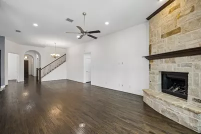 404 Warwick Boulevard, Lewisville, TX 75056 - Photo 8