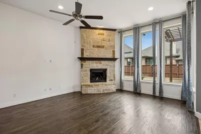 404 Warwick Boulevard, Lewisville, TX 75056 - Photo 6