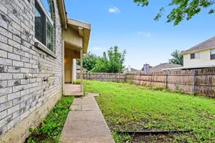 920 Felicia Ln, Arlington, TX 76017 - Photo 18