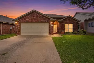 2917 Spotted Owl Dr, Fort Worth, TX 76244 - Photo 4