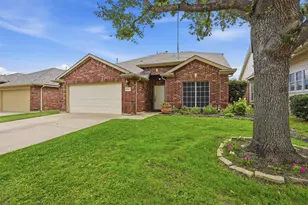 2917 Spotted Owl Dr, Fort Worth, TX 76244 - Photo 2