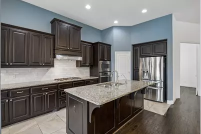 404 Warwick Boulevard, Lewisville, TX 75056 - Photo 8
